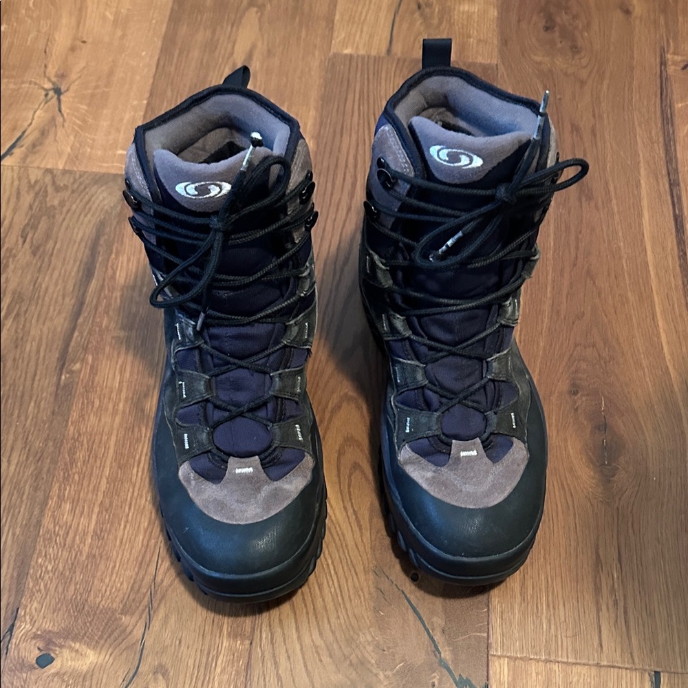 Vintage Salomon Snow Hiking Boots Contagrip
Outdoor Gorpcore Men's
Size 11